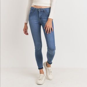 JUST BLACK DENIM THE SATEEN SKINNY JEANS